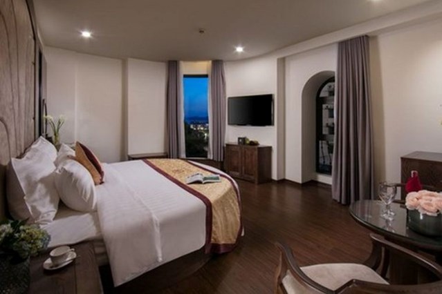 Phòng Junior Suit Roman